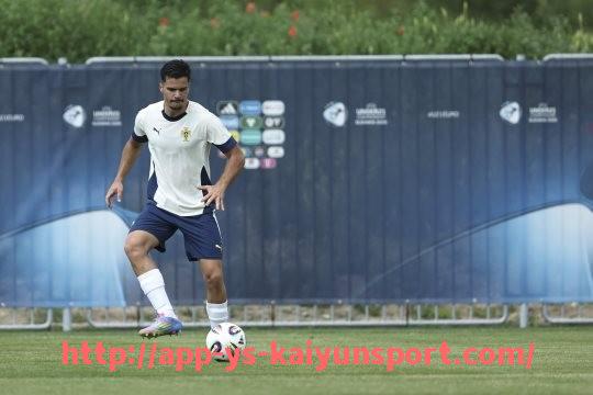 开云体育官网app下载-英超门将普莱斯的职业生涯及精彩扑救盘点